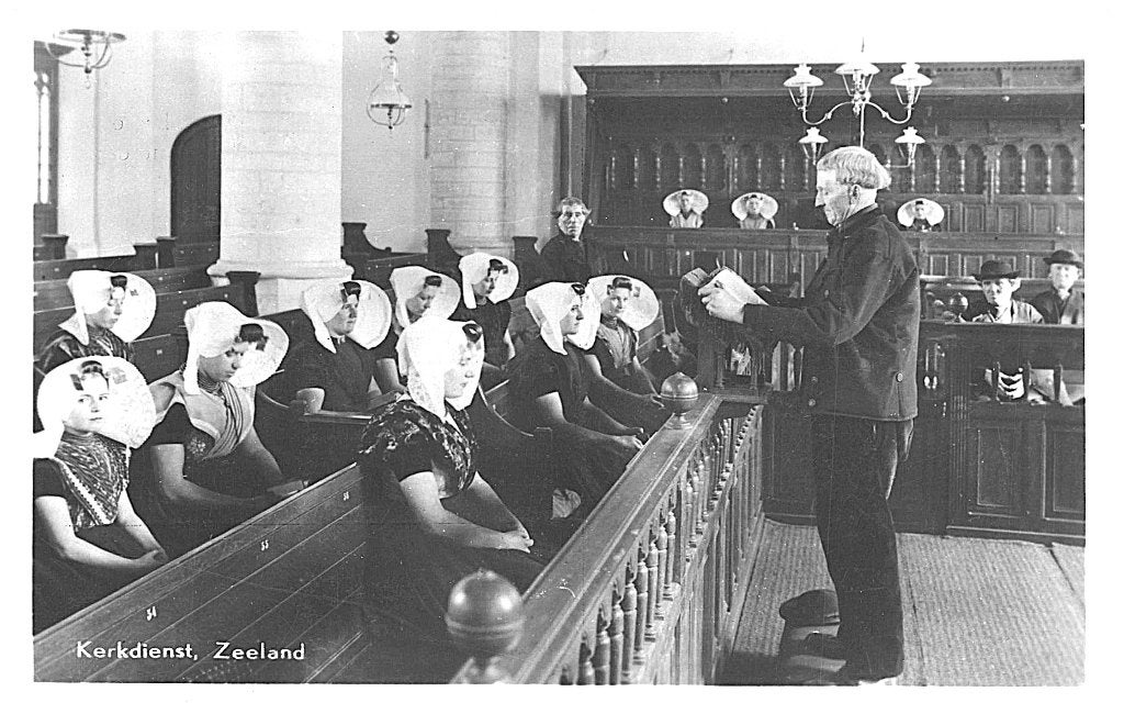 700278	Kerkdienst Zeeland	1947 Stemp Middelburg Klederdracht, Ophalen of Verzenden, 1940 tot 1960, Gelopen, Zeeland