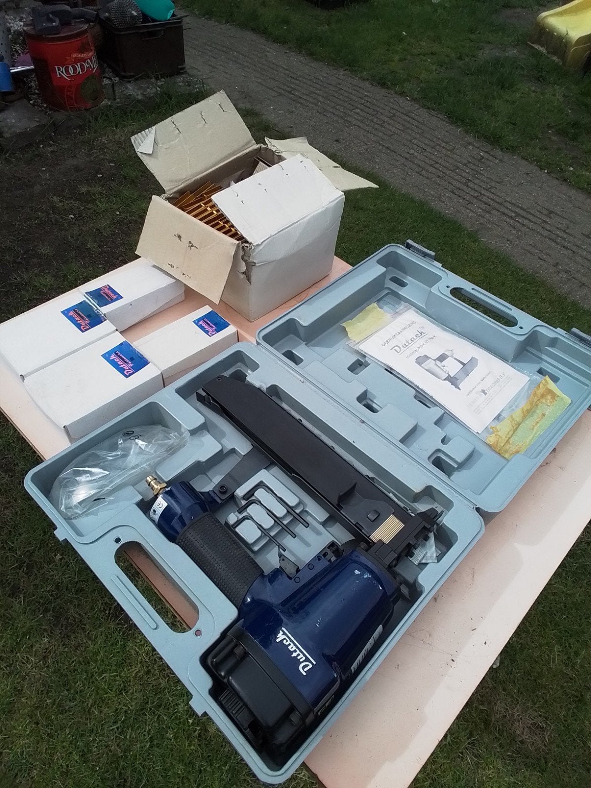 15425) DUTACK  NT750H  met nieten voor het zwaardere werk, Ophalen of Verzenden