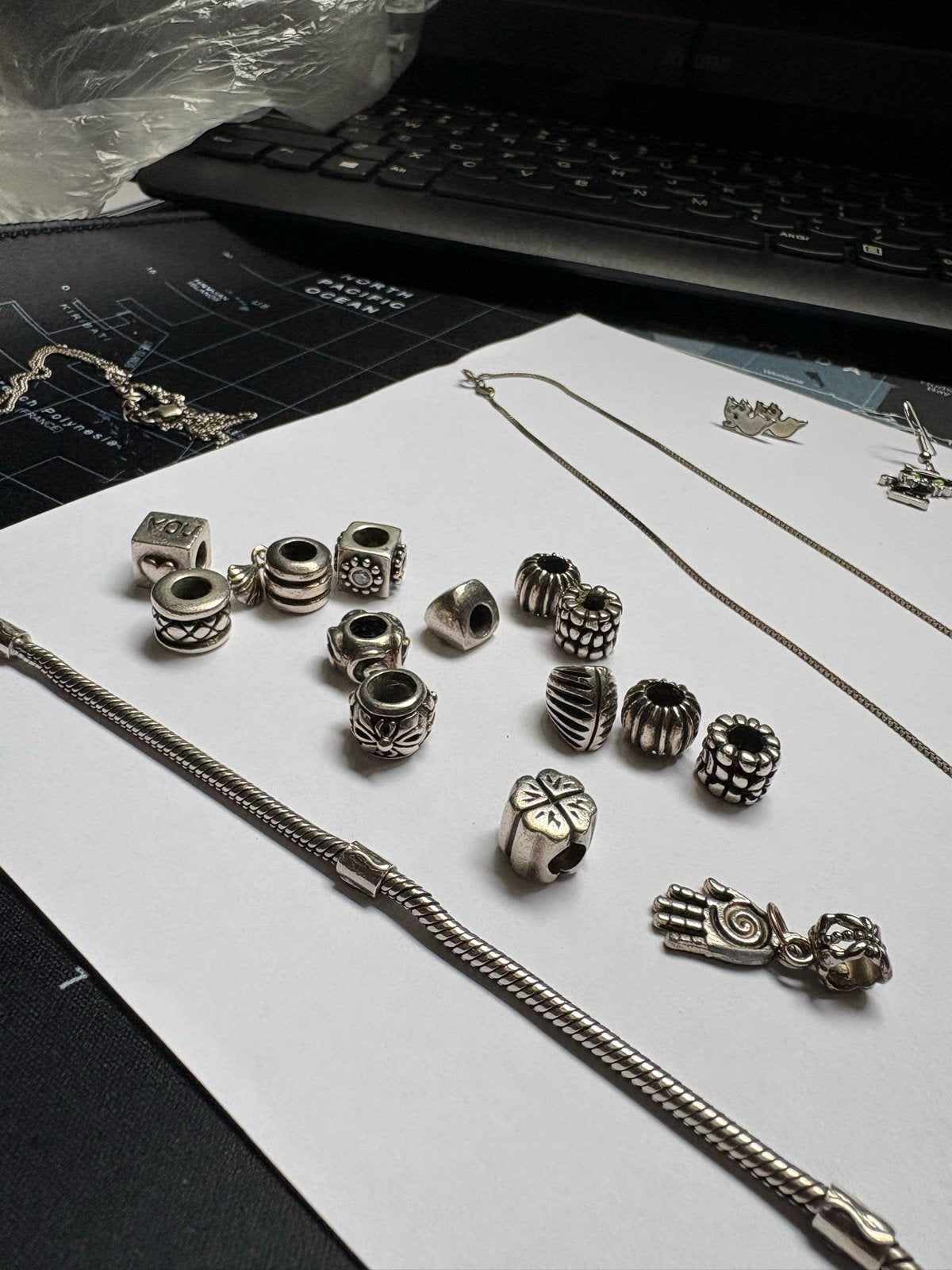 Biba armband met bedels, Sieraden, Tassen en Uiterlijk, Overige merken, Overige materialen, Gebruikt, Ophalen of Verzenden
