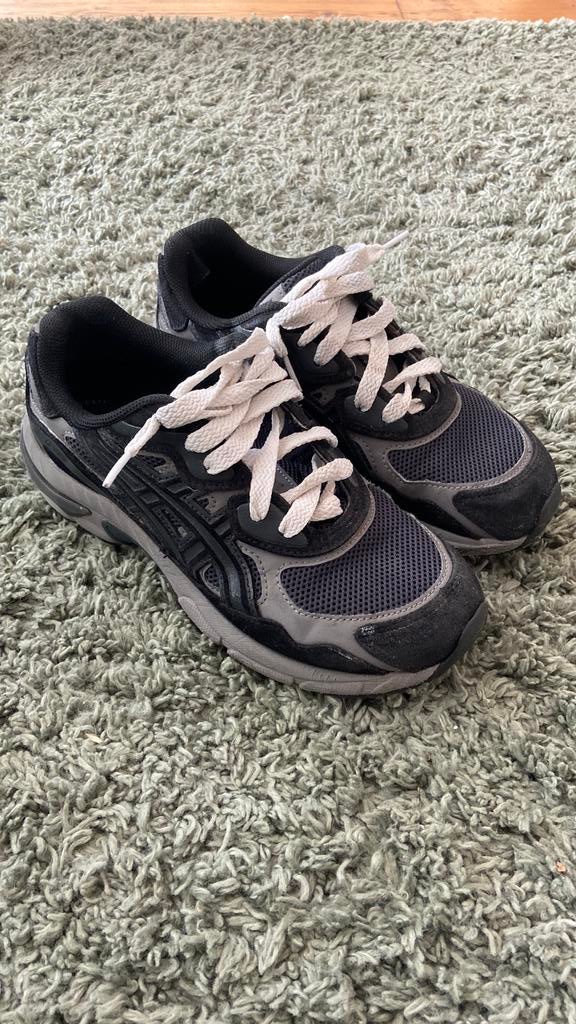 Asics Gel nyc, Ophalen of Verzenden, Zo goed als nieuw, Zwart