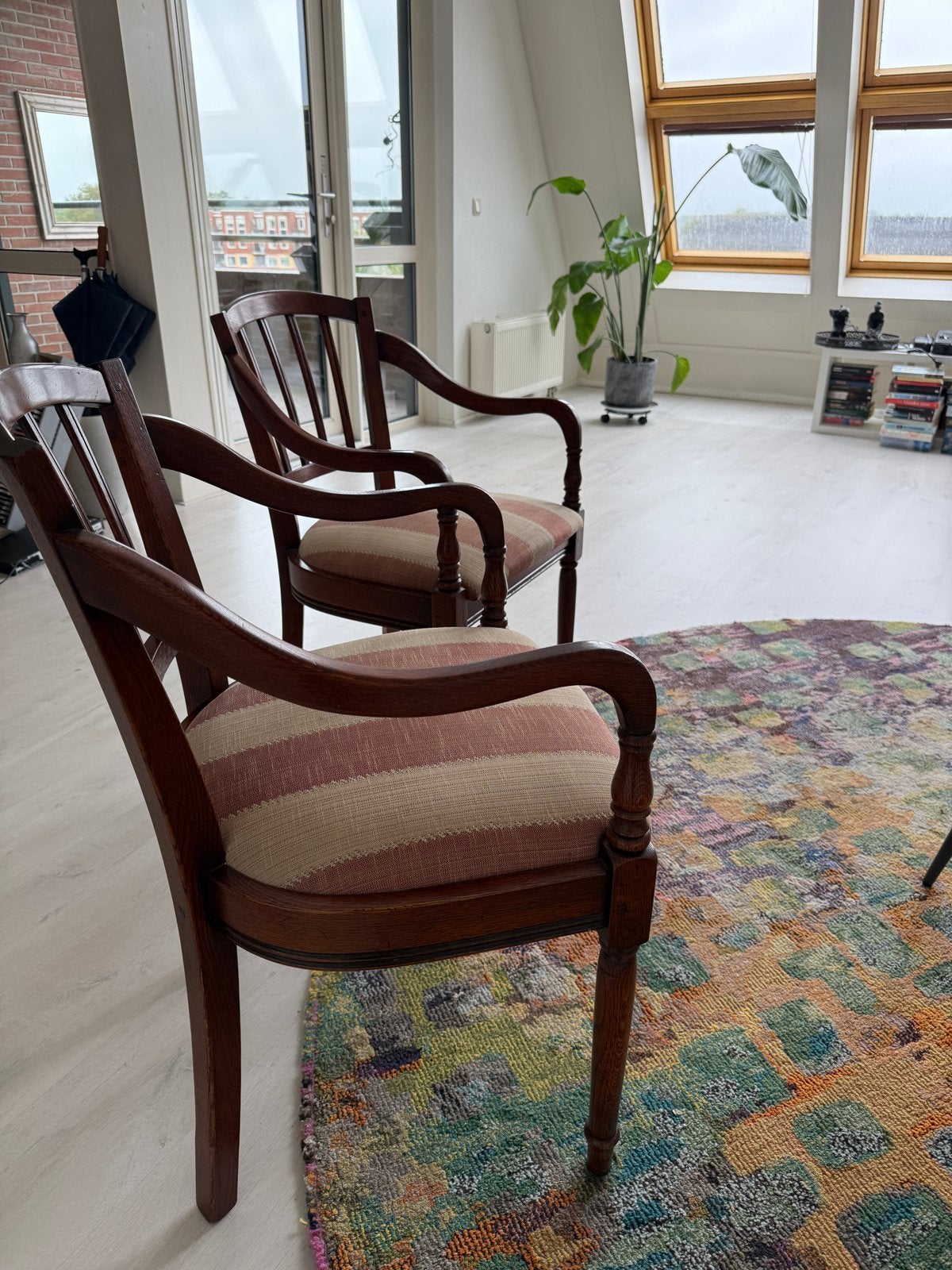 Set van 4 klassieke stoelen met armleuningen, Antiek en Kunst, Ophalen