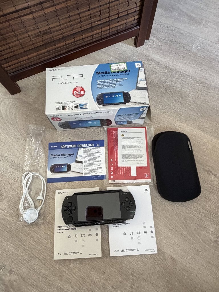 Sony PSP 1004 in zeer nette staat + doos, Ophalen, Zo goed als nieuw, PSP