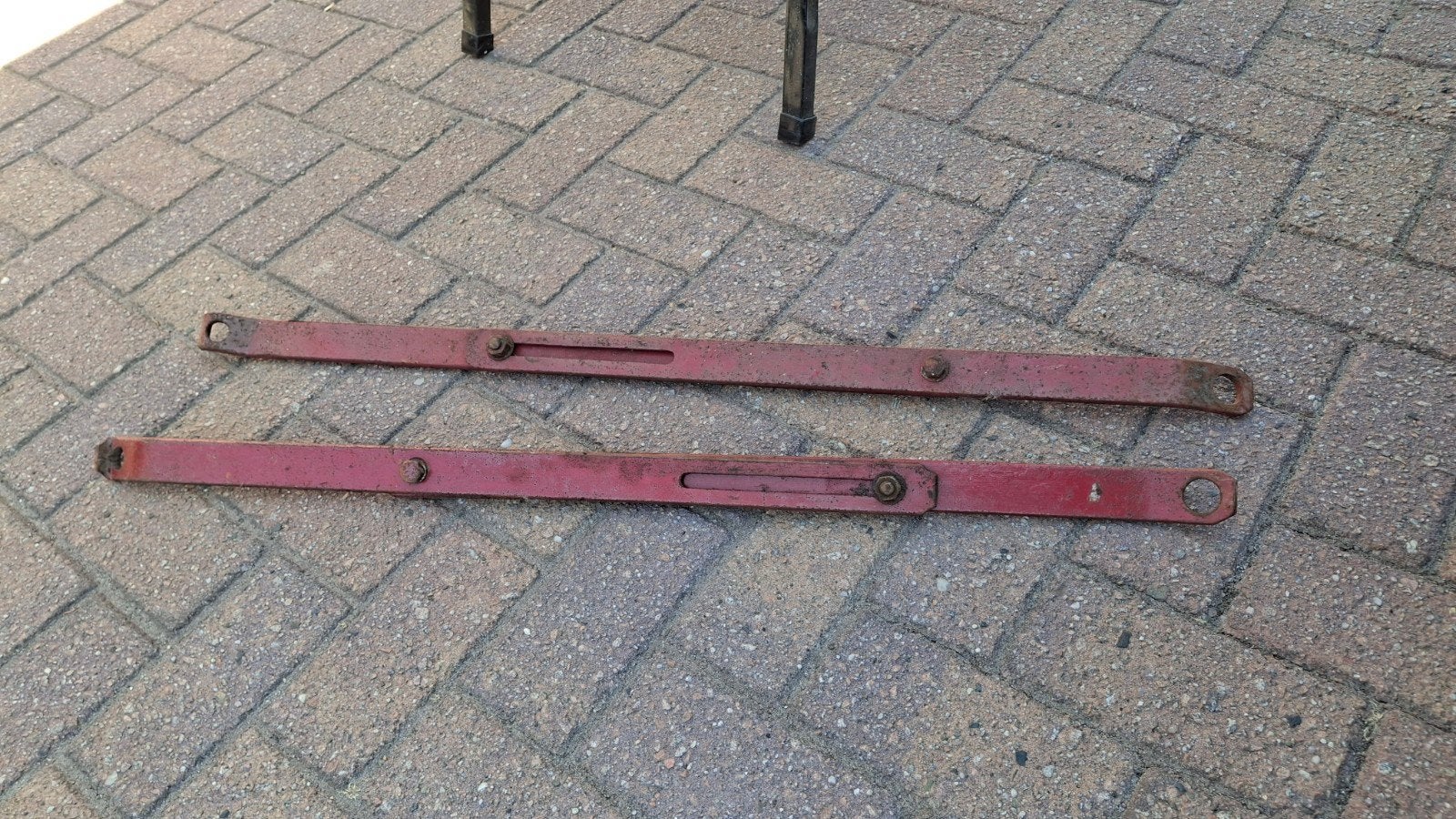 Schuurvondst: Stabilisatorstangen Porsche tractor, Ophalen