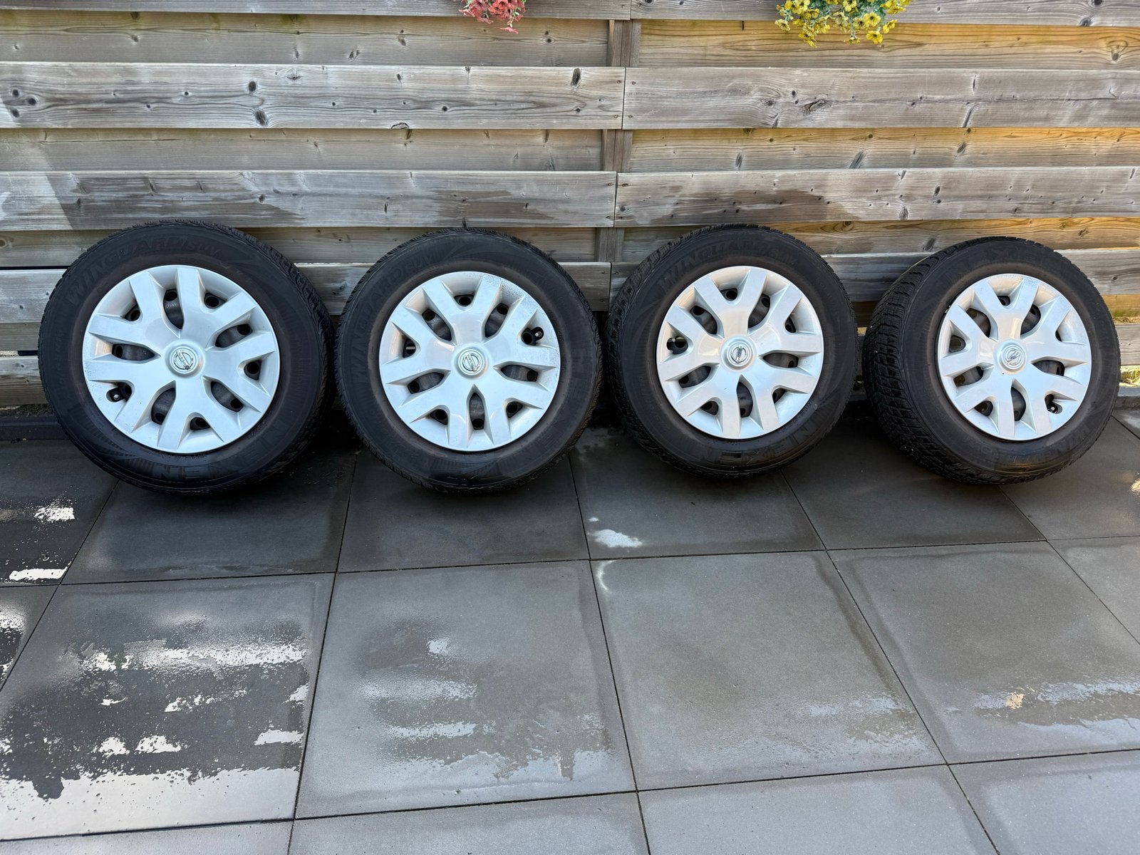 Nissan Qashqai winterbanden 215/65/16, Auto-onderdelen, Banden en Velgen, Ophalen, 16 inch, Winterbanden, Band(en)