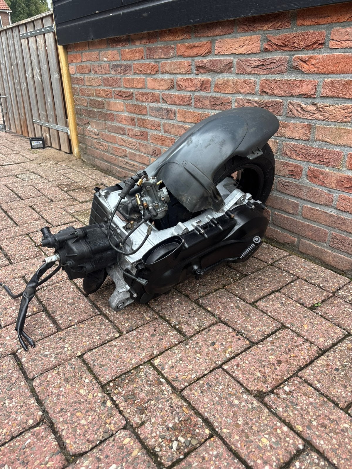 125cc blok met papieren, Ophalen of Verzenden, Zo goed als nieuw, Blok, Piaggio