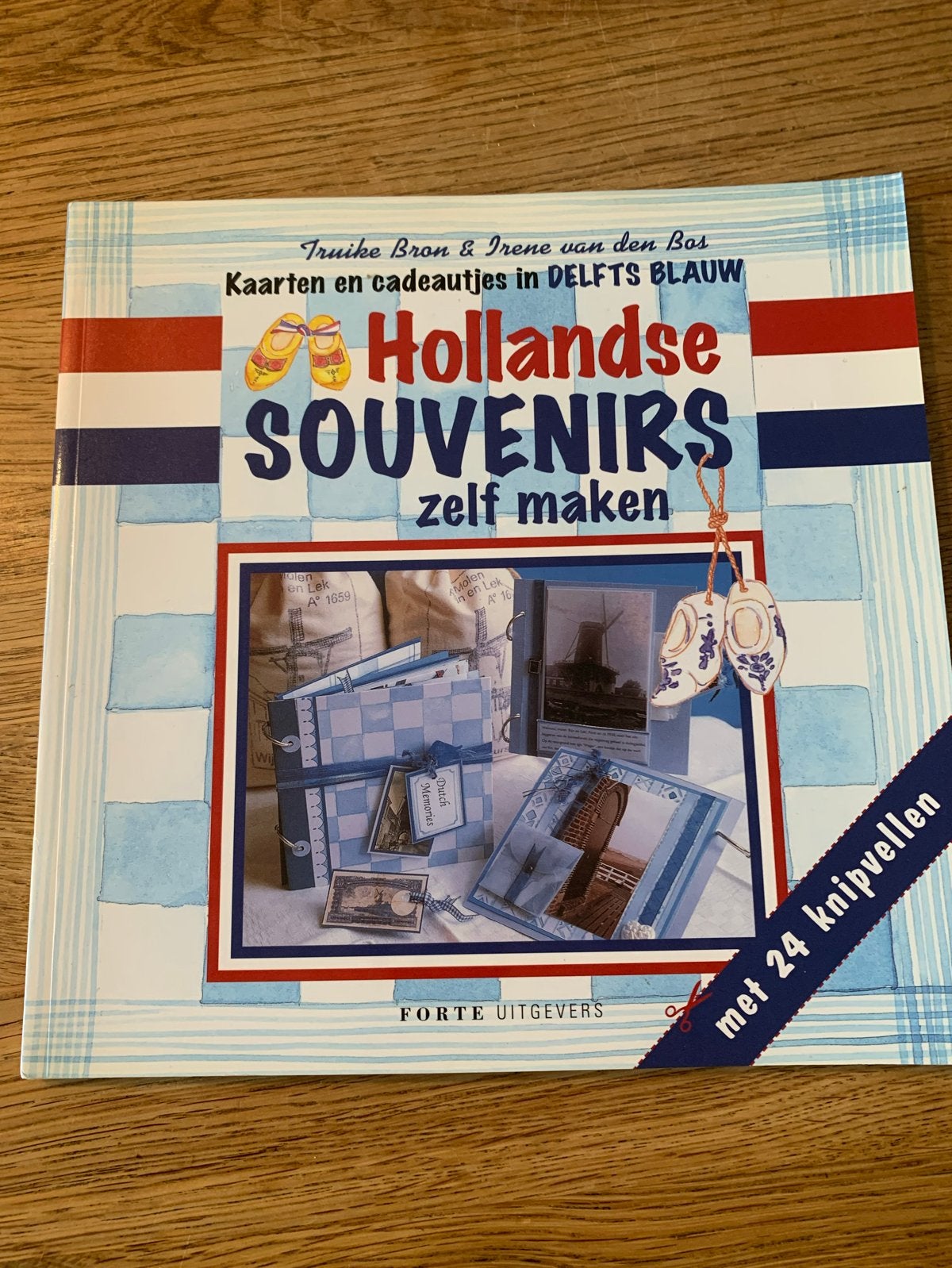 Hollandse Souvenirs zelf maken - Kaarten en cadeautjes, Ophalen of Verzenden, Zo goed als nieuw, Scrapbooking en Knutselen