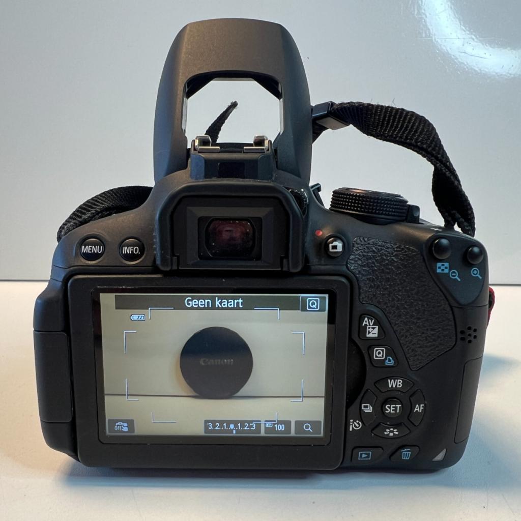 Canon EOS 700D Spiegelreflexcamera + 18-135mm 3.5-5.6 IS STM, Canon, Zo goed als nieuw, Support@canon.com, 30-2, Shimomaruko 3-chome, Ohta-ku
Tokyo 146-8501
Japan