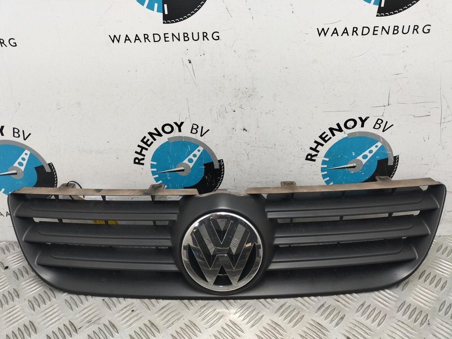 VOLKSWAGEN POLO 9N3 COMFORTLINE GRILLE 2008, Auto-onderdelen, Ophalen of Verzenden, Gebruikt, Stiba lid