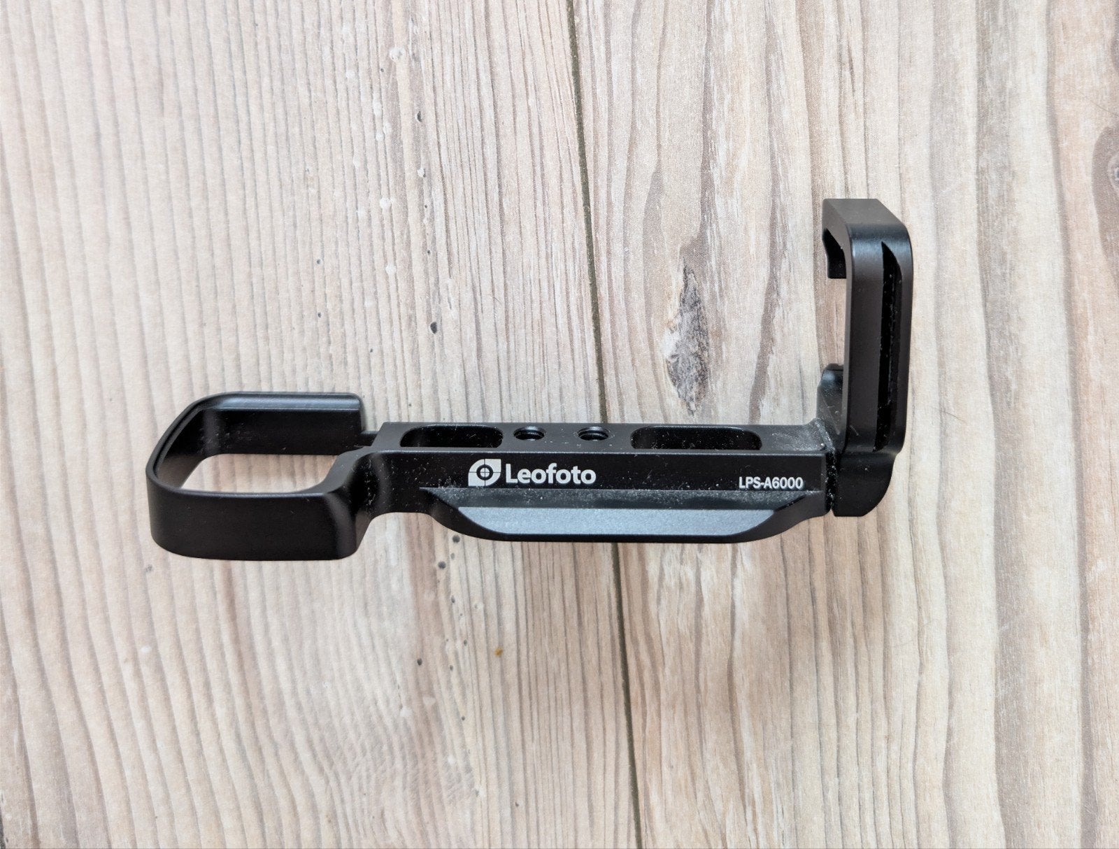 Leofoto LPS-A6000 L-bracket voor Sony A6000, Audio, Tv en Foto, Fotografie | Statieven en Balhoofden, Ophalen of Verzenden, L-bracket