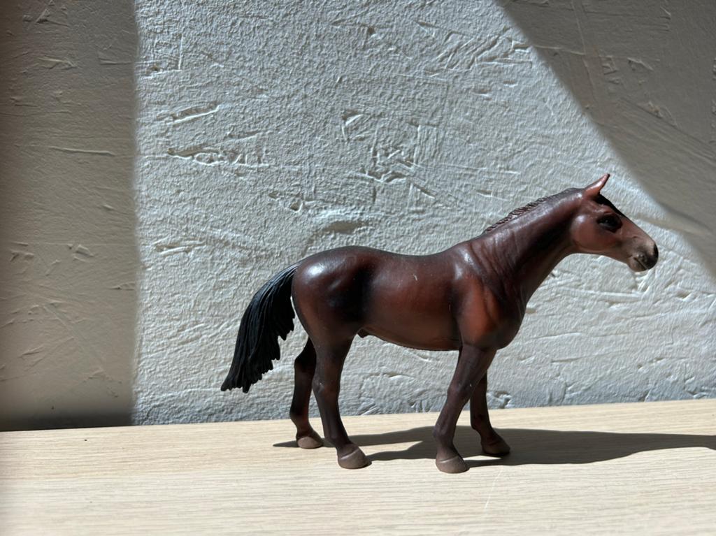 Schleich Engelse volbloed, Ophalen of Verzenden, Zo goed als nieuw, Paard, Beeldje of Figuurtje