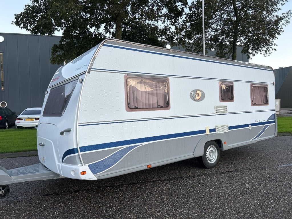 Dethleffs Beduin 510 V RONDZIT, ENKELE BEDDEN, Arist-Dethleffs-Straße 12, 88316 Isny im Allgäu, Duitsland, Rondzit, Reservewiel