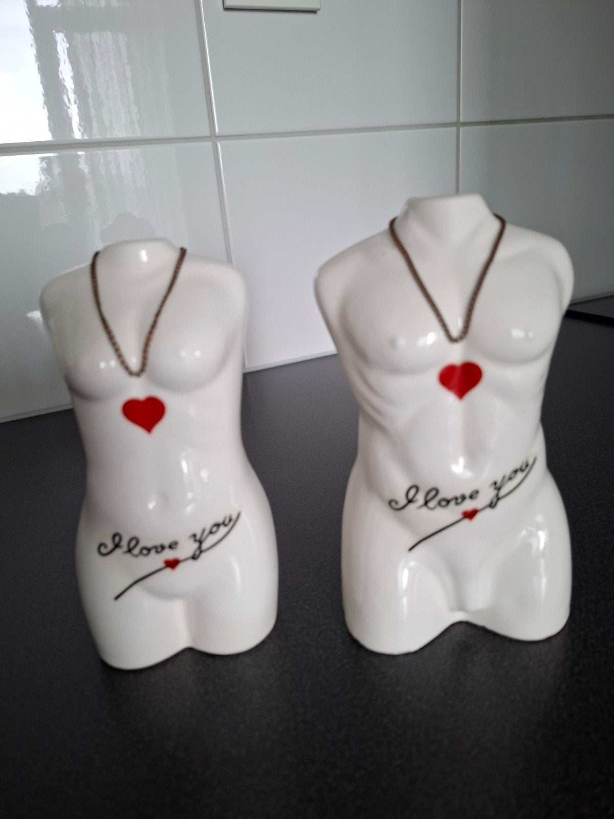 Aardewerk beeldjes 'I love you' - 15cm hoog, Ophalen of Verzenden, Zo goed als nieuw, Mens