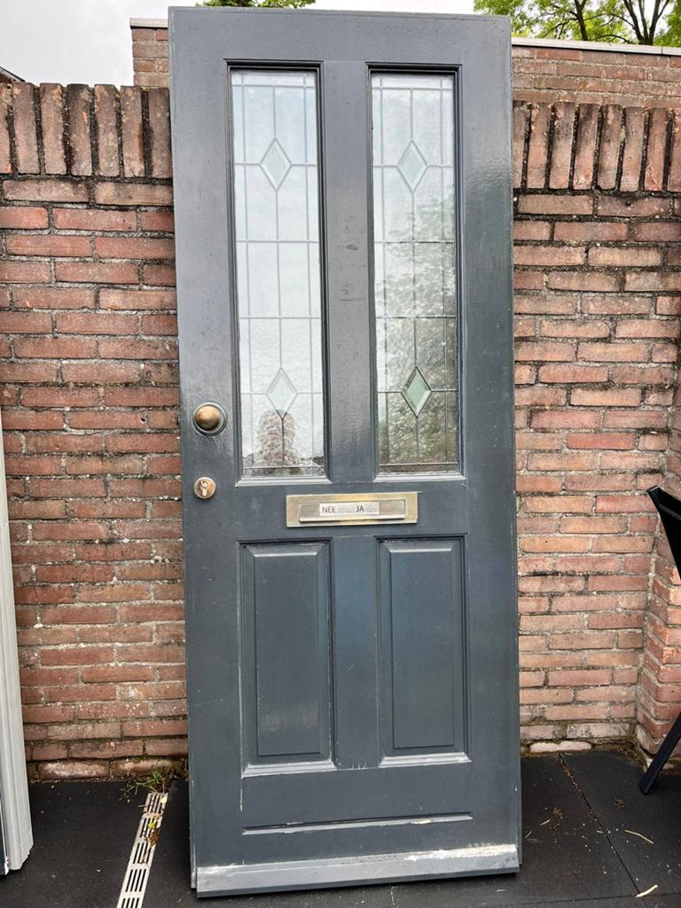 Klassieke hardhouten buitendeur met glas en brievenbus, Doe-het-zelf en Verbouw, Deuren en Horren, Ophalen, Gebruikt, 80 tot 100 cm