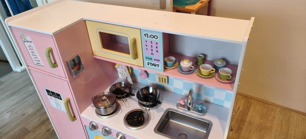 Grote speelkeuken met accessoires - 110x108x40cm, Kinderen en Baby's, Speelgoed | Speelkeukens, Ophalen, Gebruikt, Hout, Speelkeuken