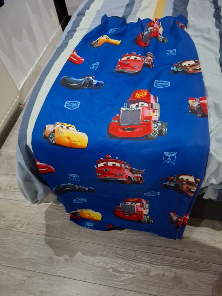 Cars gordijn, Ophalen