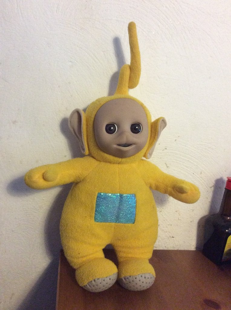Vintage pratende Teletubbie Laa Laa knuffel 1996. 35 cm lang, Ophalen of Verzenden, Gebruikt