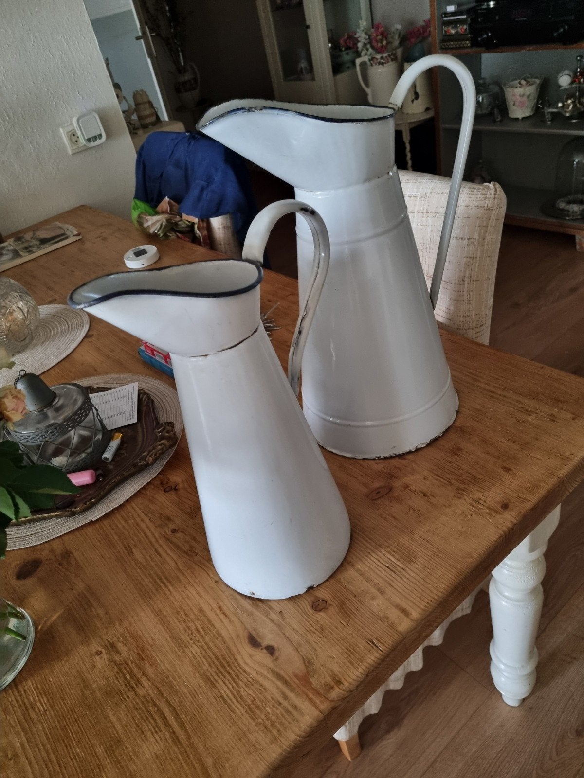 2 witte emaille waterkannen, Ophalen of Verzenden