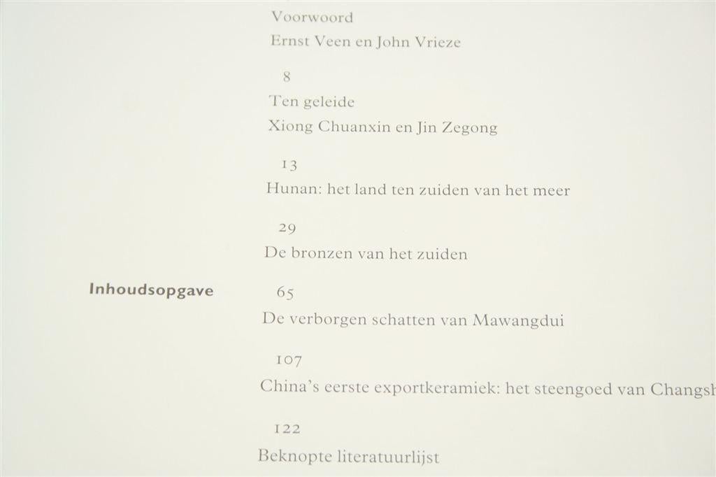 China\'s Verre Verleden — Vondsten Hunan Archeologie, Ophalen of Verzenden, Gelezen, Azië
