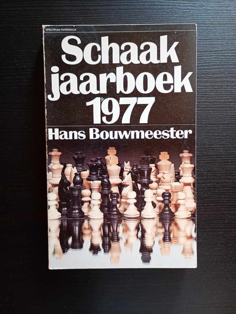 Bouwmeester schaak jaarboek 1977, Ophalen of Verzenden, Minder dan 500 stukjes, Zo goed als nieuw, Schaken