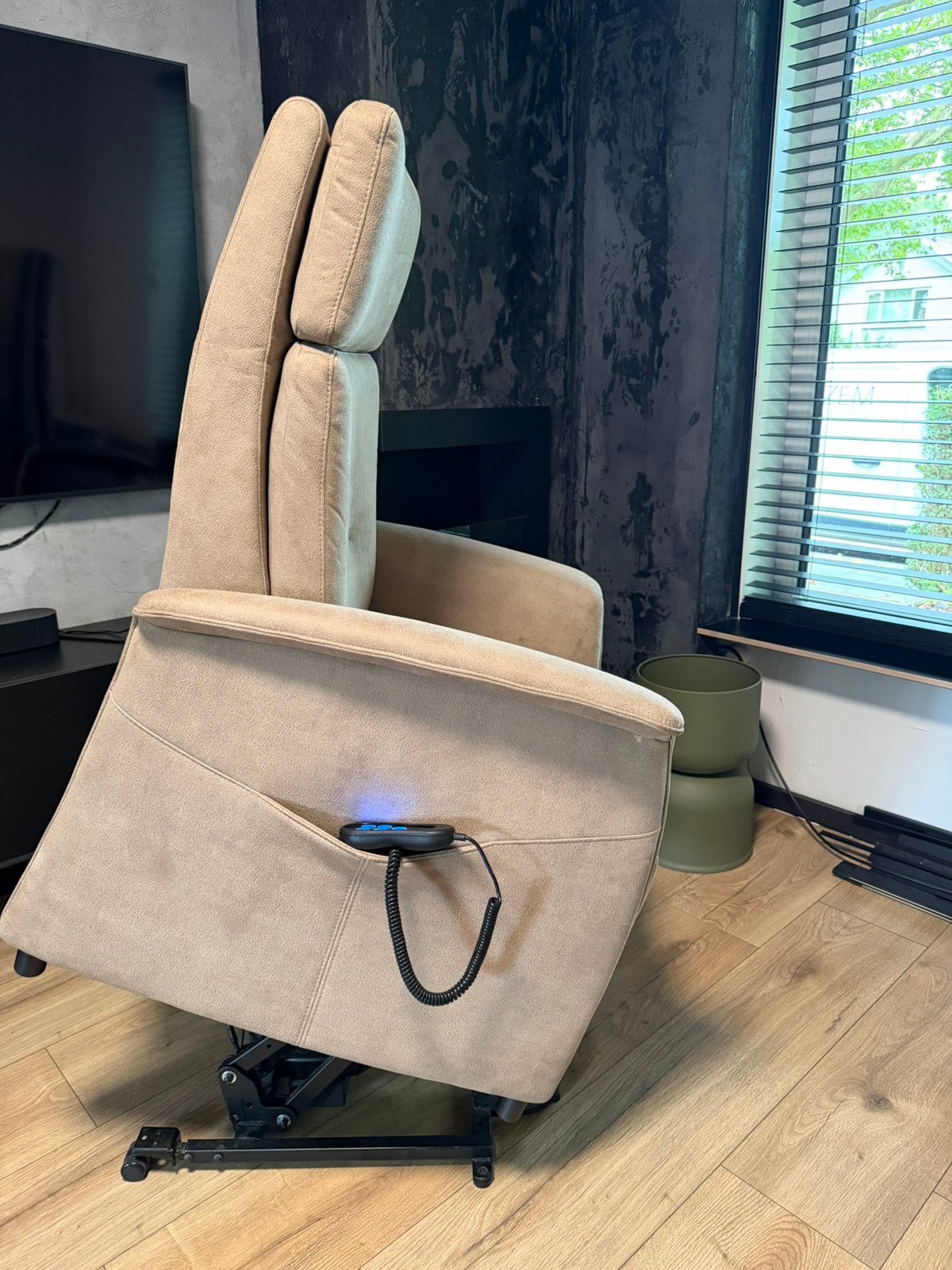 Sta op stoel relaxfauteuil 2motoren accu microleder, Huis en Inrichting, Ophalen, Zo goed als nieuw, Minder dan 75 cm, 50 tot 75 cm