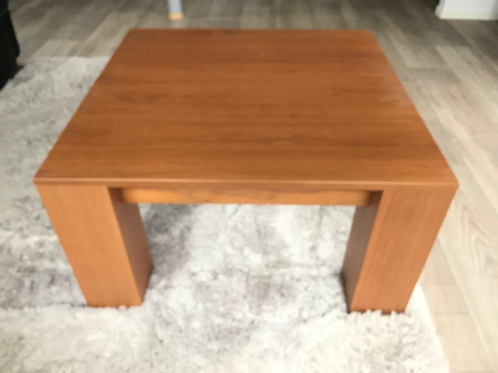 2 notenhouten salontafels, Huis en Inrichting, Ophalen, Gebruikt, 50 tot 100 cm, Vierkant