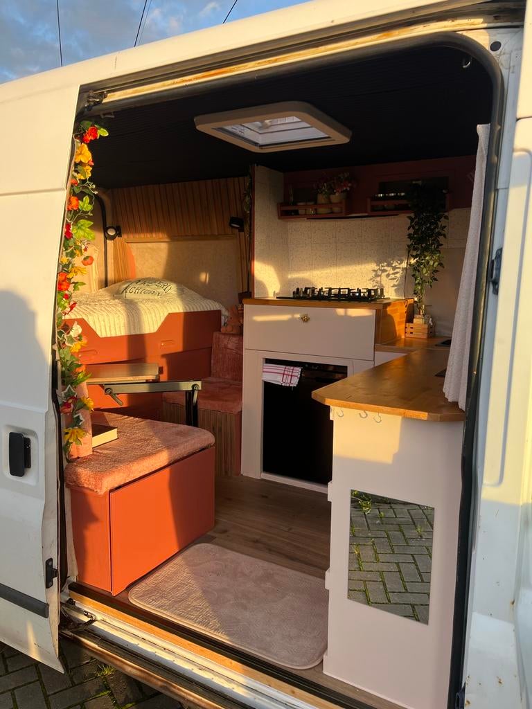 Zelfbouw Camperbus - NIEUWE APK!, Caravans en Kamperen, Campers, Chemisch toilet, Buscamper of Camperbus, Dakluik, Ford