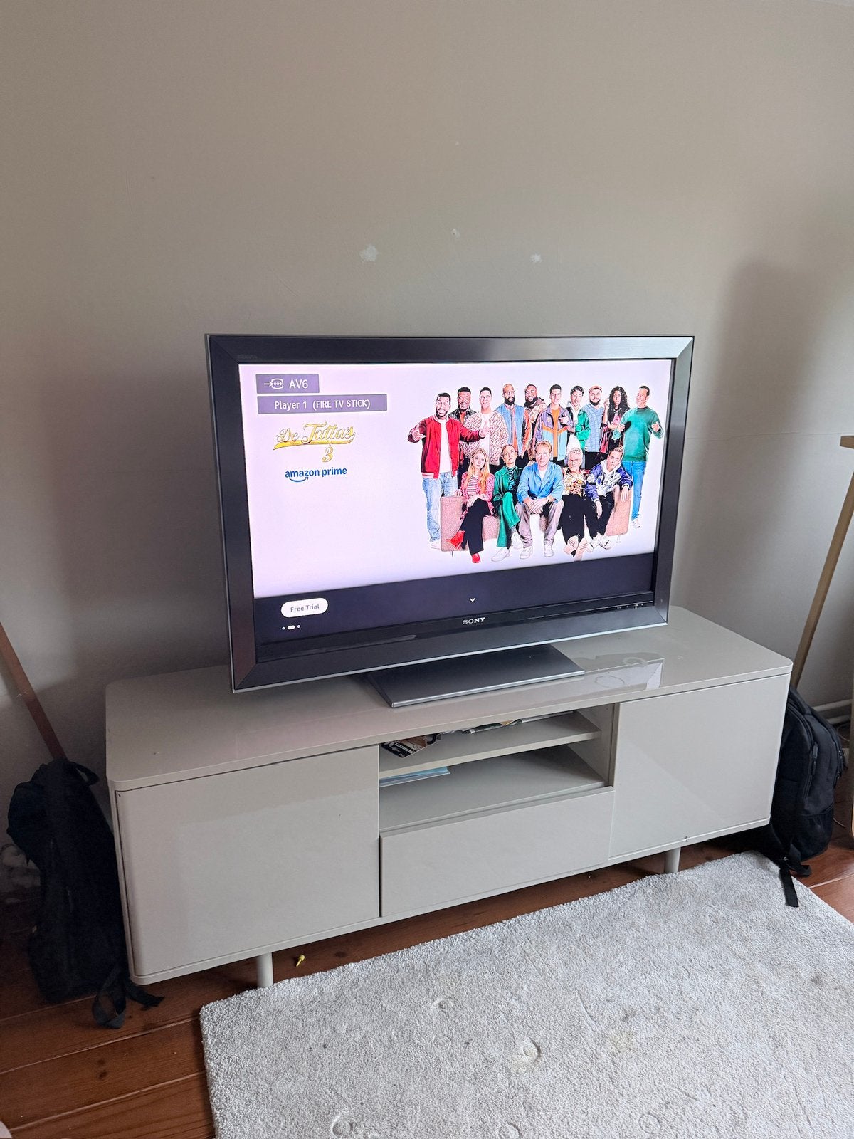 IKEA MOSTORP TV-Meubel Taupe | 160x61x46 Cm, Ophalen, 100 tot 150 cm, Zo goed als nieuw, Minder dan 100 cm