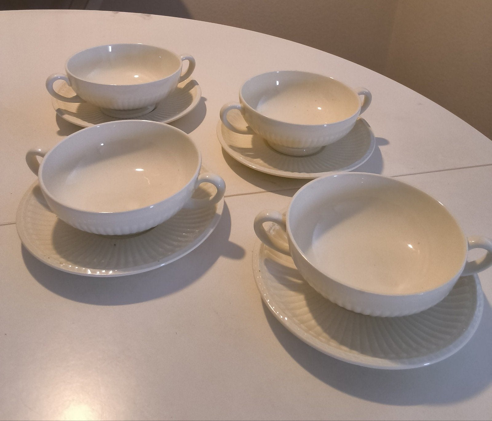 WEDGEWOOD EDME, Ophalen, Zo goed als nieuw, Aardewerk, Kop(pen) en/of Schotel(s)