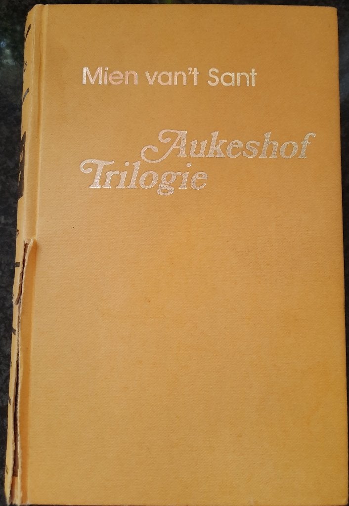 Boek Aukeshof triologie van Mien van’t Sant, Ophalen of Verzenden, Gelezen, Mien van’t Sant