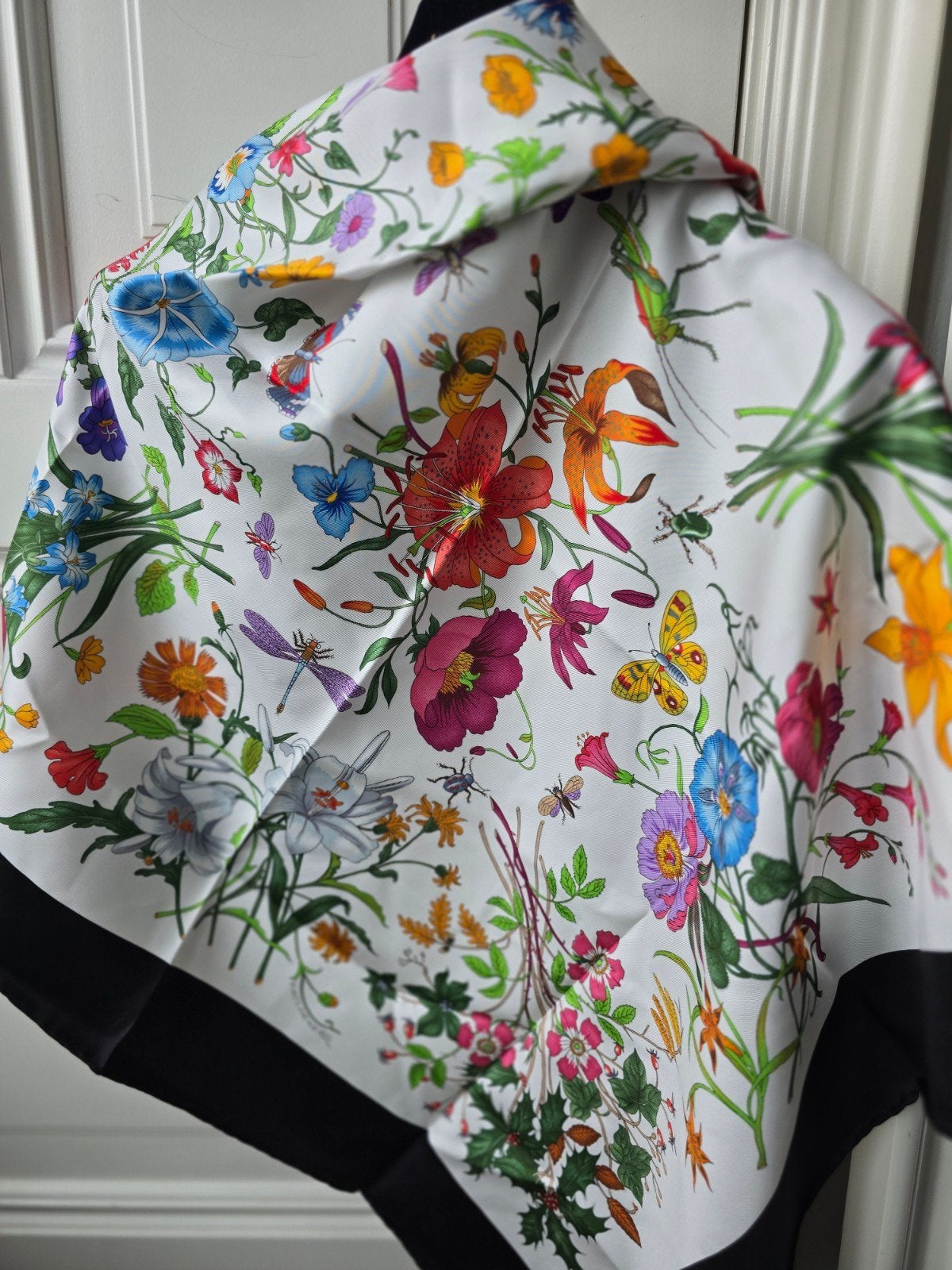 Gucci sjaal. Nieuw, Maat 46/48 (XL) of groter, Nieuw, Ophalen of Verzenden, Gucci