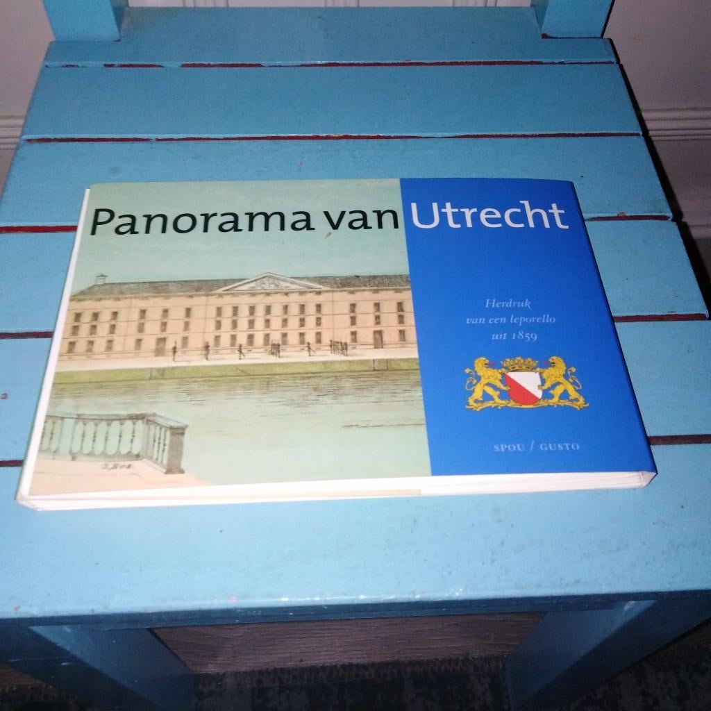 Panorama van Utrecht Herdruk van een leporello uit 1859, Boeken, Ophalen of Verzenden, Gelezen