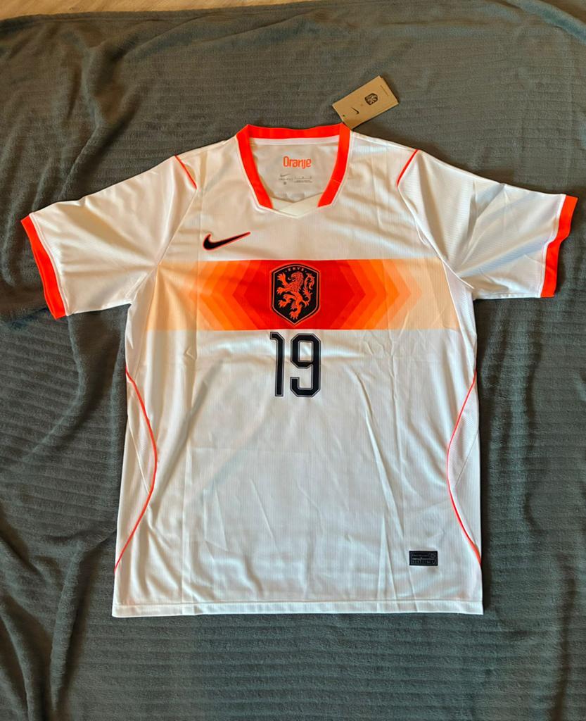 WK uitshirt new 2026 Maat L met bedrukking brian brobbey, Sport en Fitness, Ophalen of Verzenden, Nieuw, Shirt