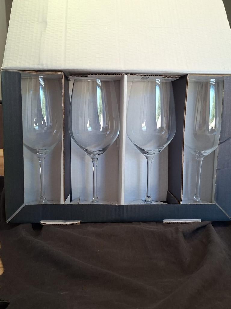 Schott Zwiesel Tritan wijnglazen, 4 stuks, Huis en Inrichting, Keuken | Servies, Glas of Glazen, Nieuw, Ophalen of Verzenden, Glas