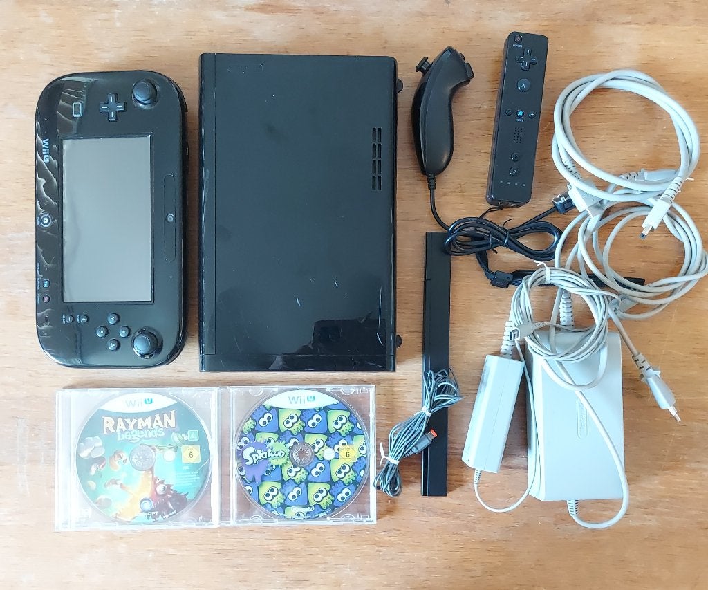Wii U console + 2 spellen, Spelcomputers en Games, Spelcomputers | Nintendo Wii U, Ophalen, Gebruikt, Met 1 controller, Met games