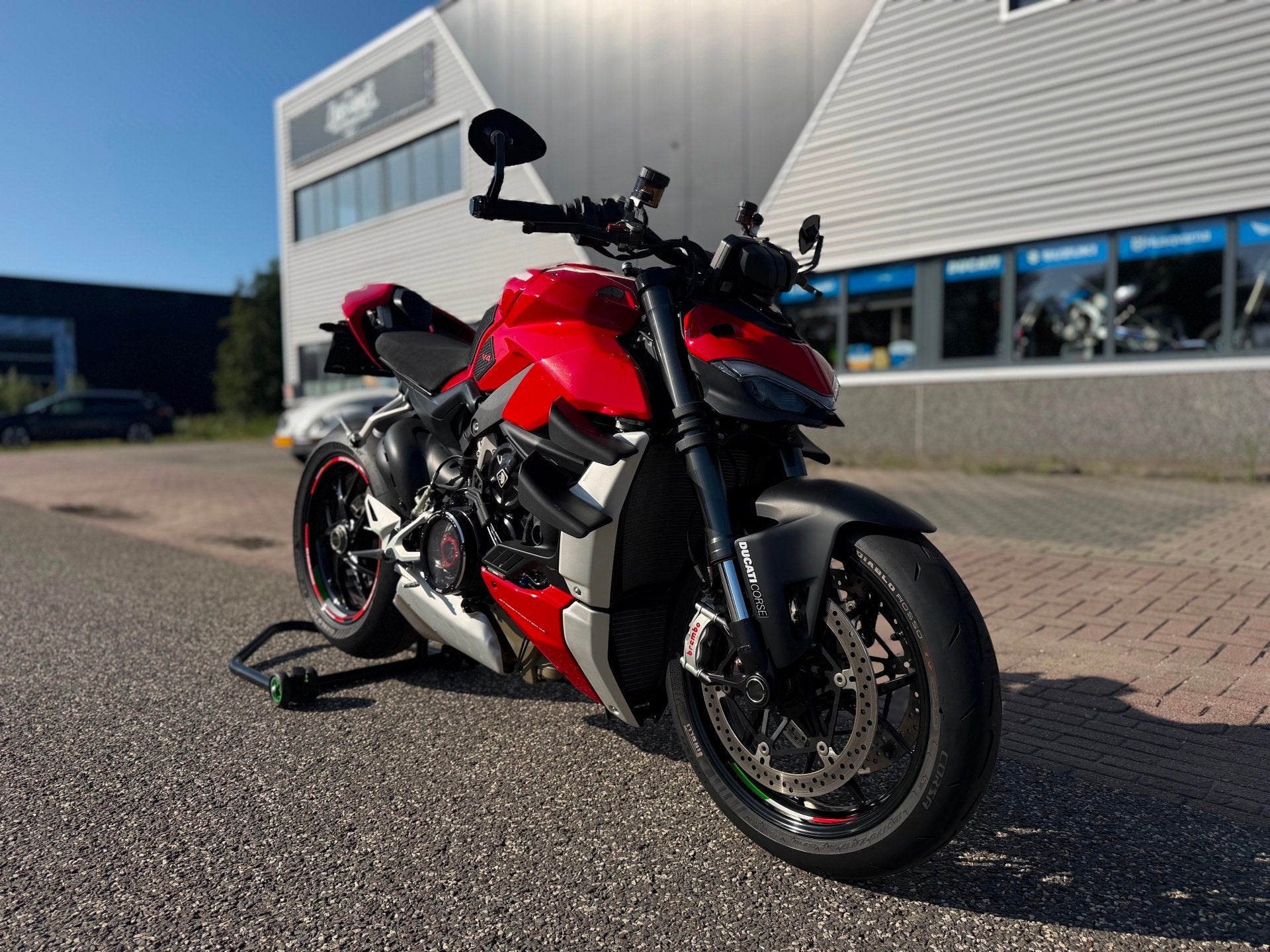 Ducati Naked Streetfighter V4, Info@ducati.com, Bedrijf, Meer dan 35 kW, Via Antonio Cavalieri Ducati. 3
40123  Bologna, IT
