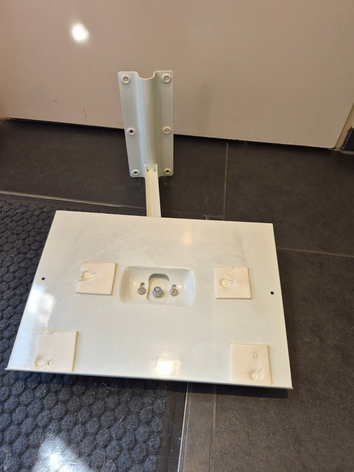Witte TV ophangbeugel / muurbeugel, Ophalen, Gebruikt