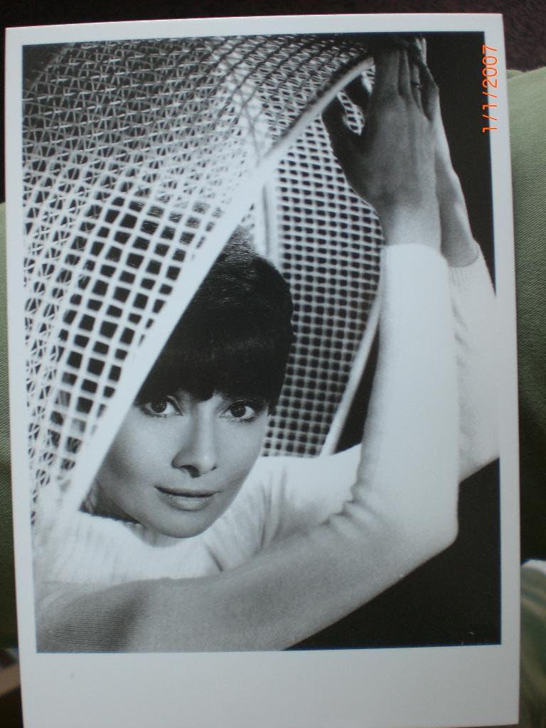 kaart Audrey Hepburn 3, Ophalen of Verzenden, 1980 tot heden, Sterren en Beroemdheden