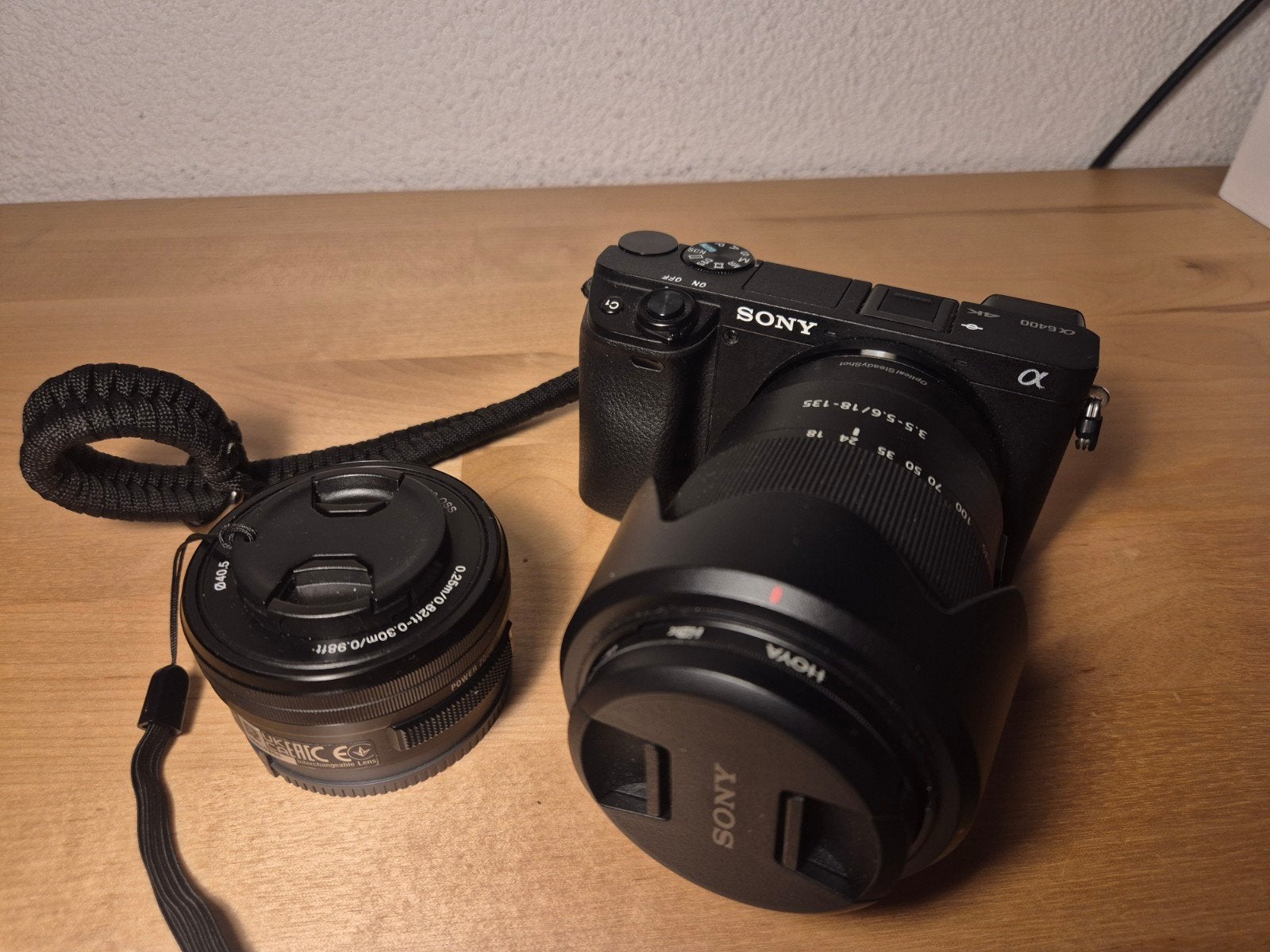Sony A6400 + 2 Sony lenses — <1k shutter. Pristine condition, Ophalen, Sony E-mount, Zo goed als nieuw, Standaardlens