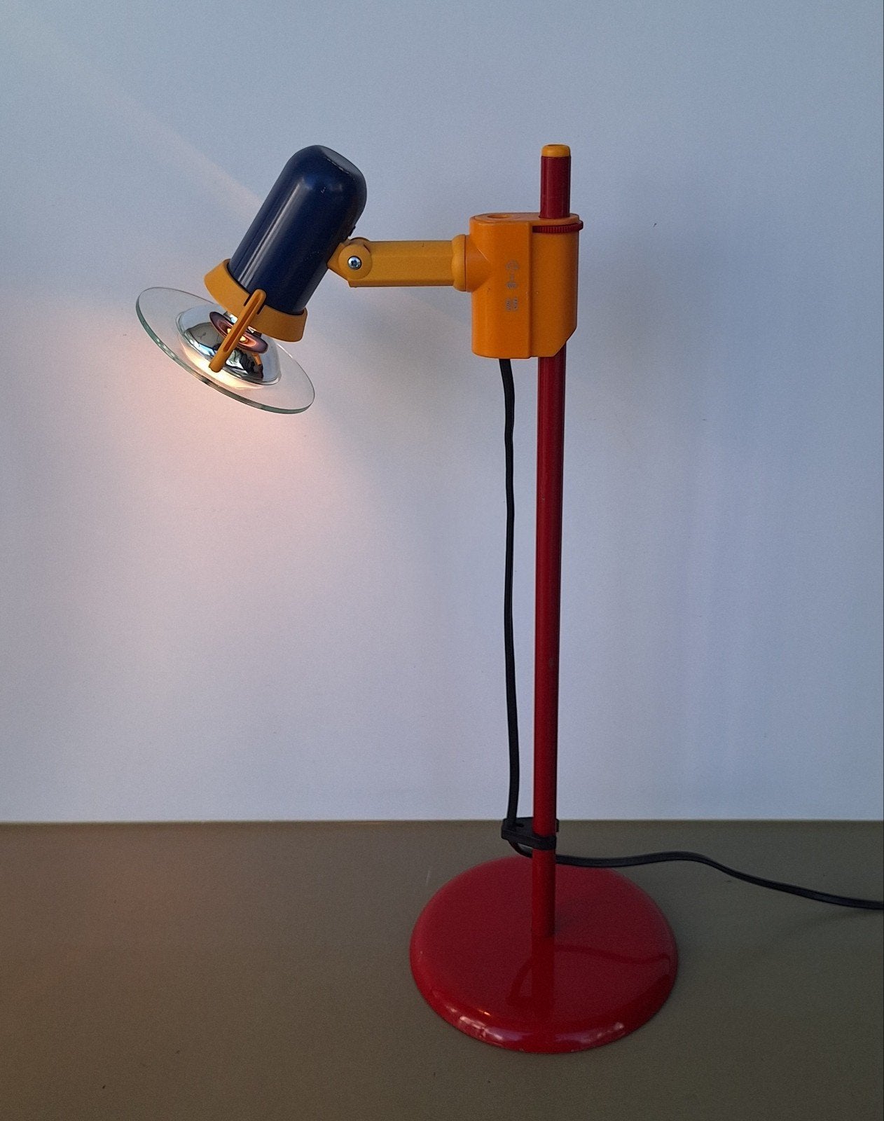 div. vintage design Memphis Milano style vloerlamp tafellamp, Bureaulamp, Overige merken, Meerkleurig, Ophalen of Verzenden