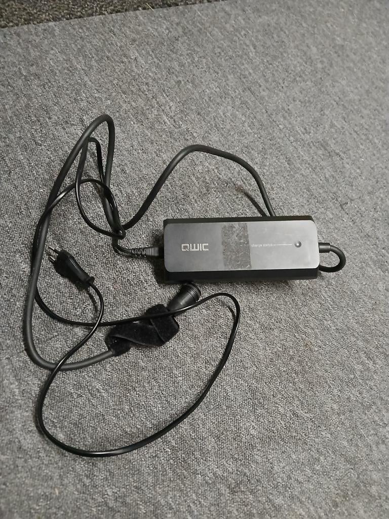 QWIC oplader * Premium Q* / Bosch Koga Gazelle, Fietsen en Brommers, Fietsaccessoires | Fietsaccu's, Ophalen of Verzenden