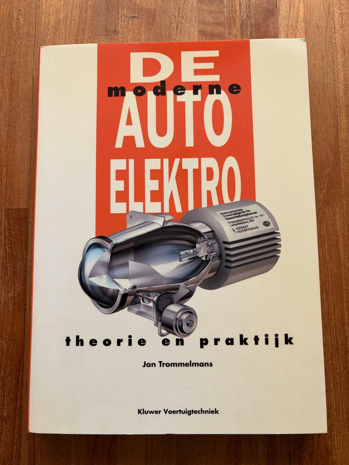 De Moderne Auto Elektro: Theorie en Praktijk, Ophalen of Verzenden, Zo goed als nieuw, Algemeen