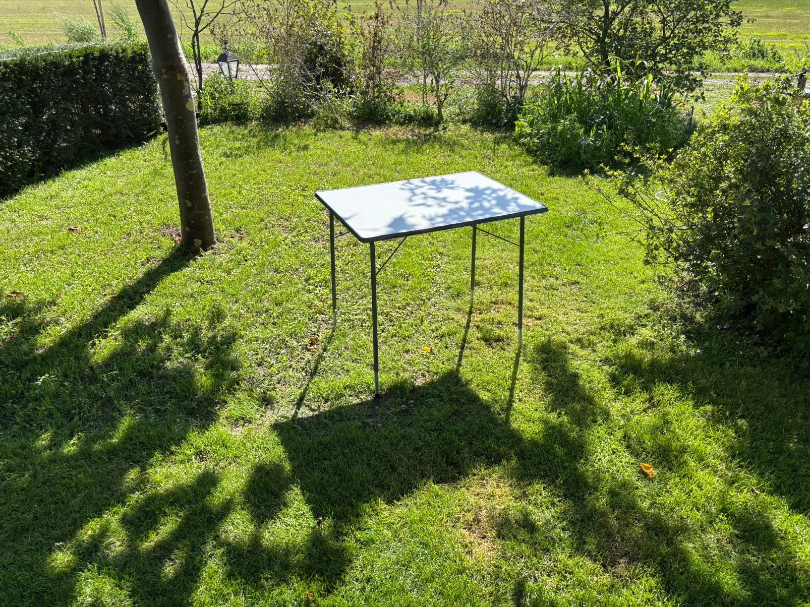 2 inklapbare camping tafels, Ophalen, Zo goed als nieuw