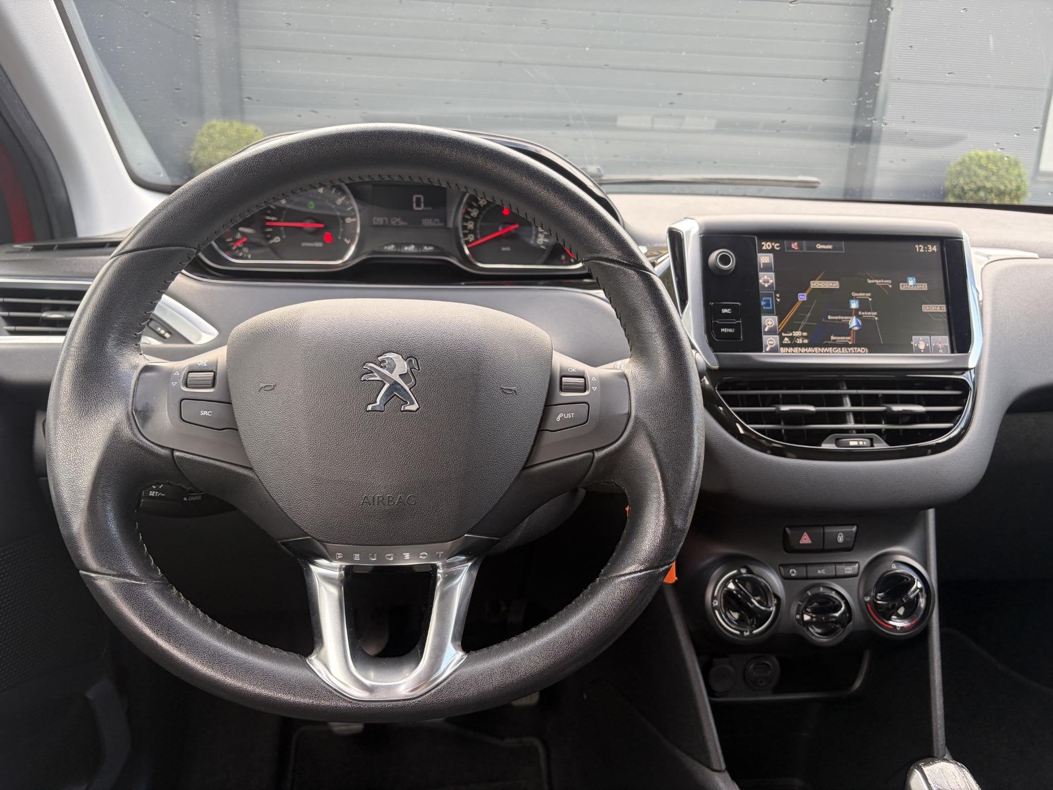 Peugeot 208 1.2 PureTech Style Nieuwe D-riemNet beurt, Voorwielaandrijving, Euro 5, Gebruikt, 31 €/maand