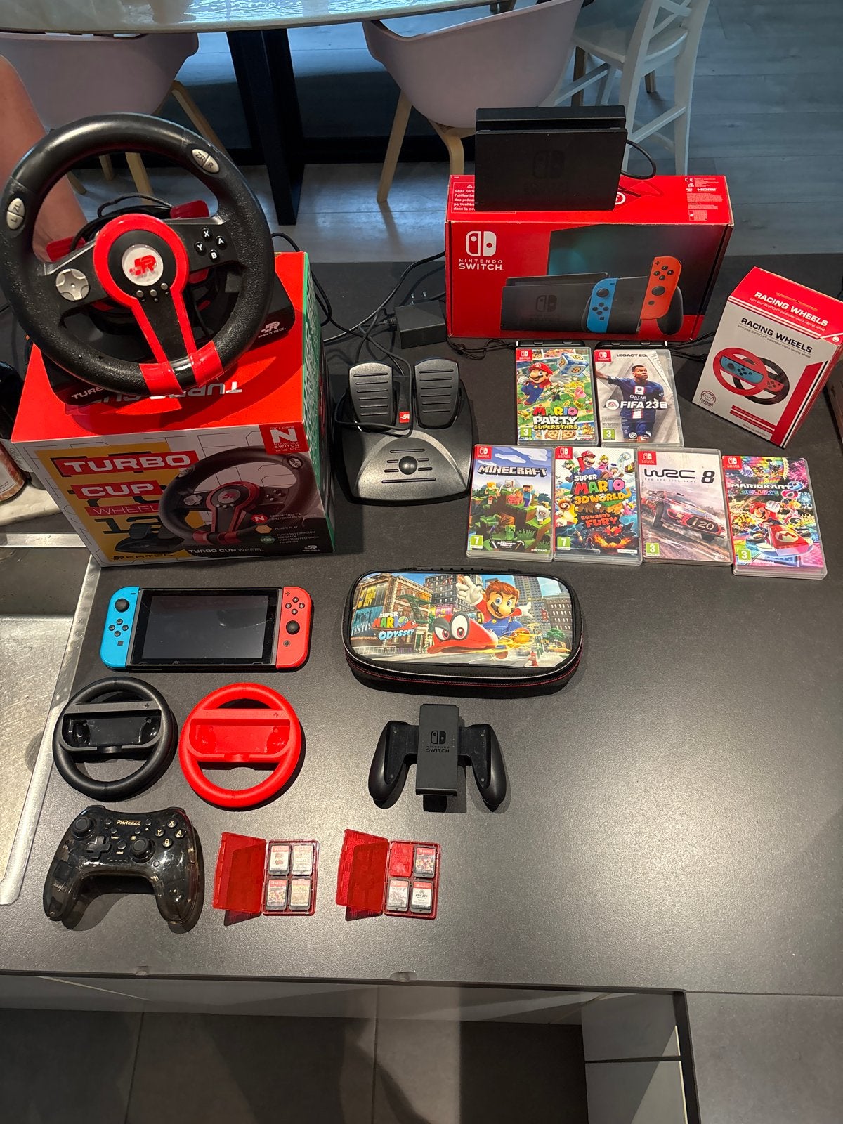 Nintendo Switch 2019 Upgrade met 6 games en accessoires, Met games, Zo goed als nieuw, Met 3 controllers of meer, Ophalen