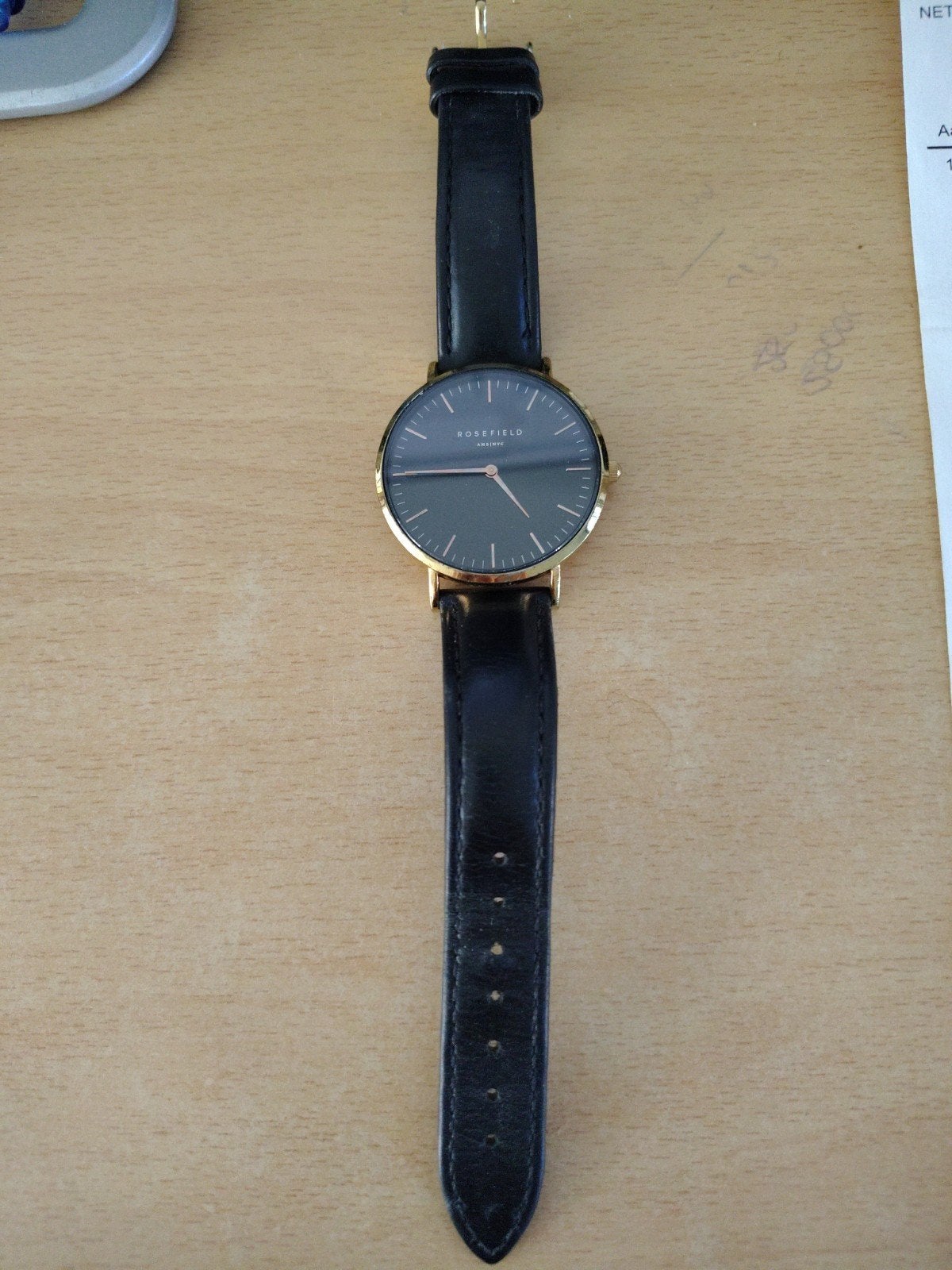 Rosefield horloge zwart met gouden accenten, Sieraden, Tassen en Uiterlijk, Horloges | Dames, Ophalen of Verzenden