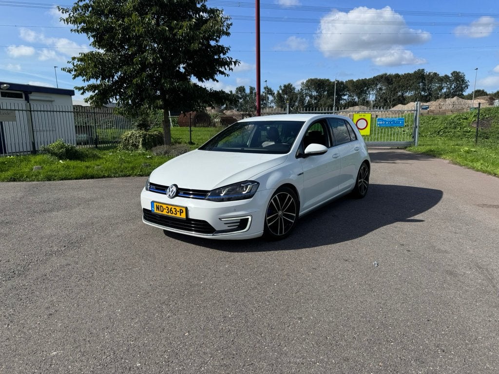 Volkswagen Golf 1.4 TSI Phev 204pk 5D DSG 2016 Wit, 4 cilinders, Wit, 1499 kg, 149 pk