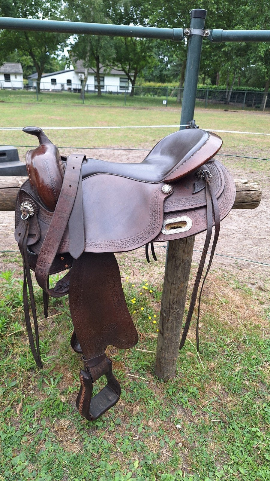 Freemax buffel short western zadel boomloos, Dieren en Toebehoren, L (17.5 inch), Gebruikt, Vlakke zit, Overige merken