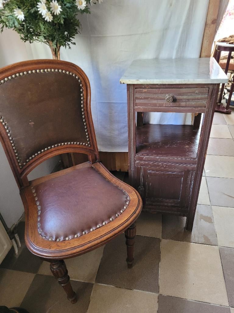 Antiek hoog nachtkastje met marmeren blad, Huis en Inrichting, Slaapkamer | Nachtkastjes, Ophalen, Heikant 21 Kaatsheuvel, Gebruikt