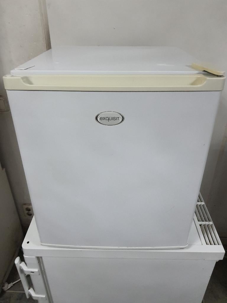 A+ Exquisit mini vriezer 34 L werkt super ( Model GB05 ), Witgoed en Apparatuur, Minder dan 85 cm, Minder dan 60 cm, Zo goed als nieuw