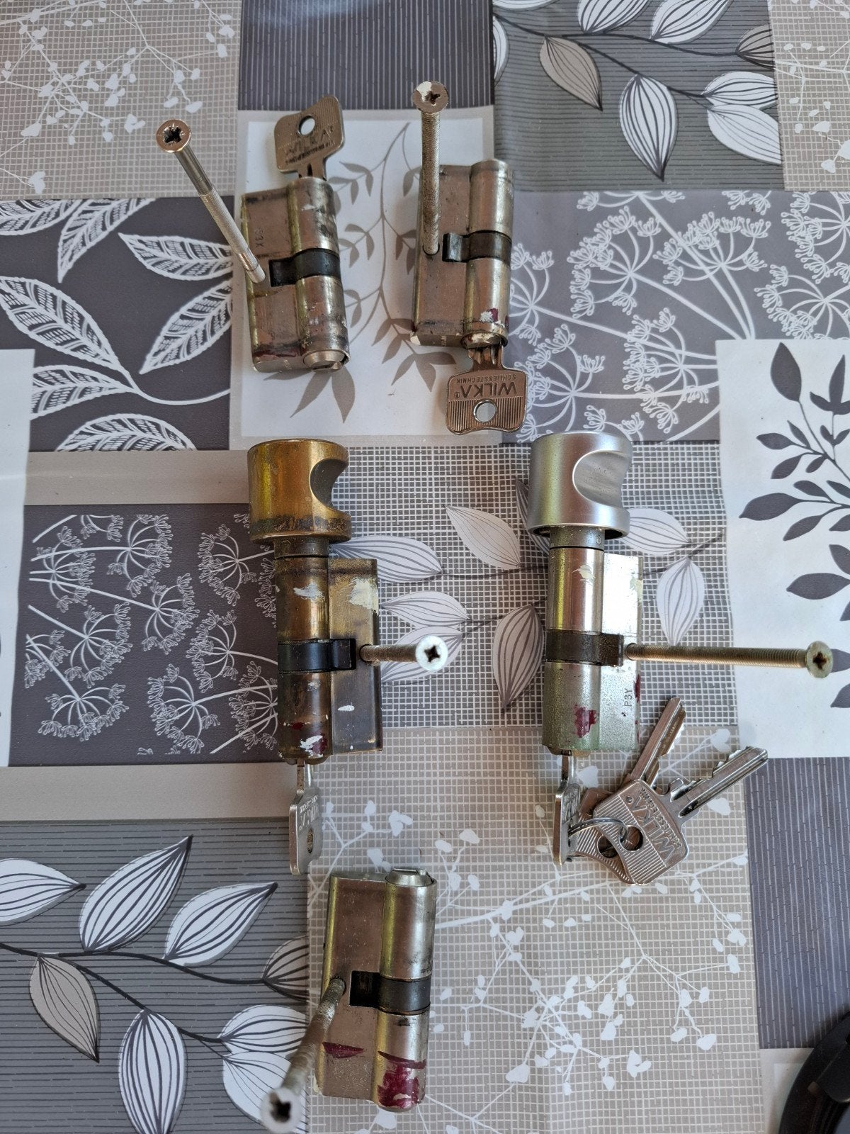 cilindersloten + sleutels €25. Afh. In Geleen., Ophalen, Gebruikt, Chroom, Slot